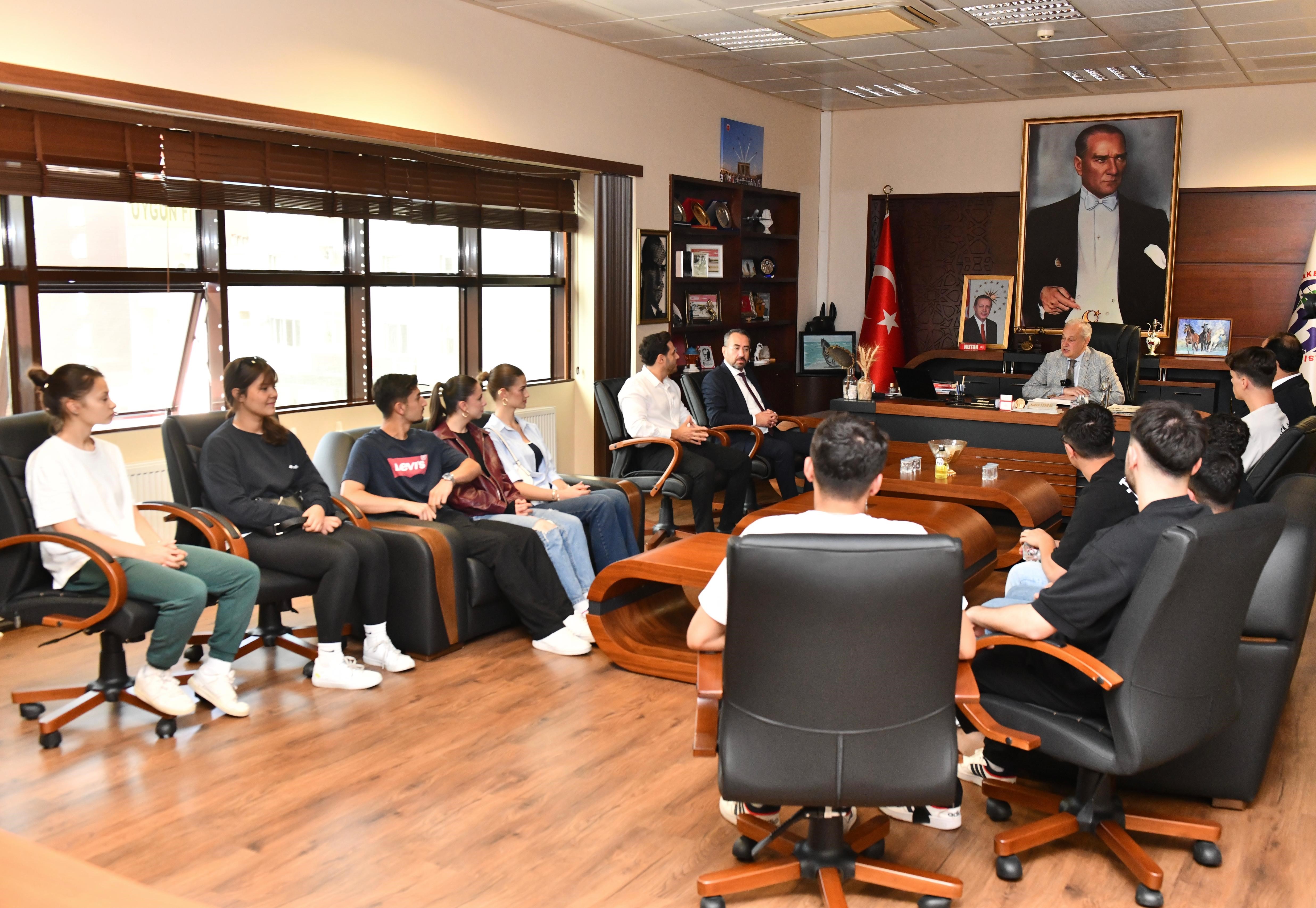 Mustafakemalpaşa Belediyesi’nden Büyük Gurur 17 Öğrenci Msü Ve Besyo Kazandı (3)