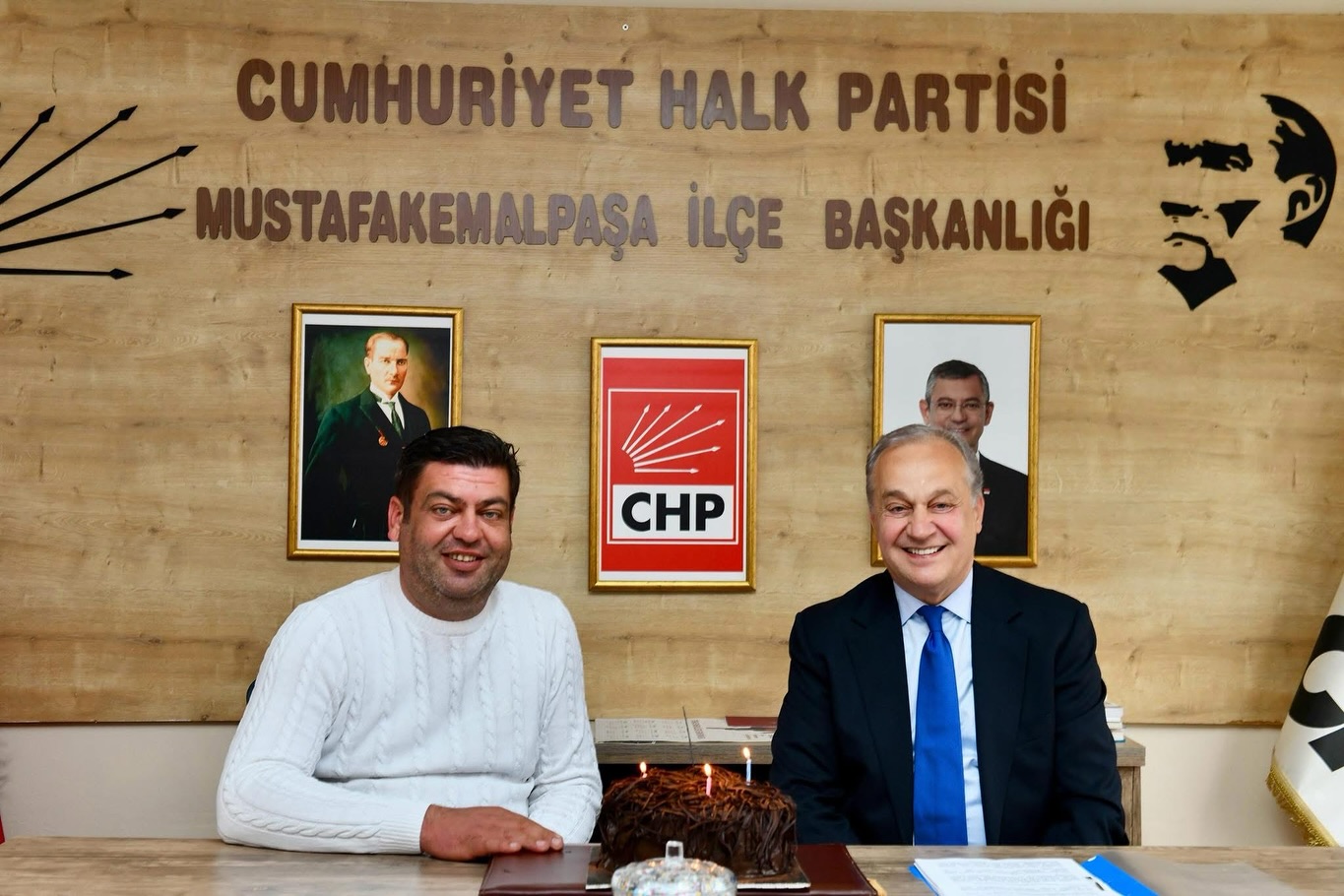 4 Erdem Demir