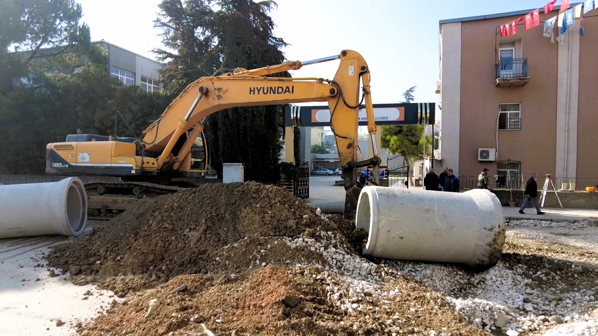 Bursa Caddesi̇ Altyapi 2. Etap Çalişmalari Başladi (1)