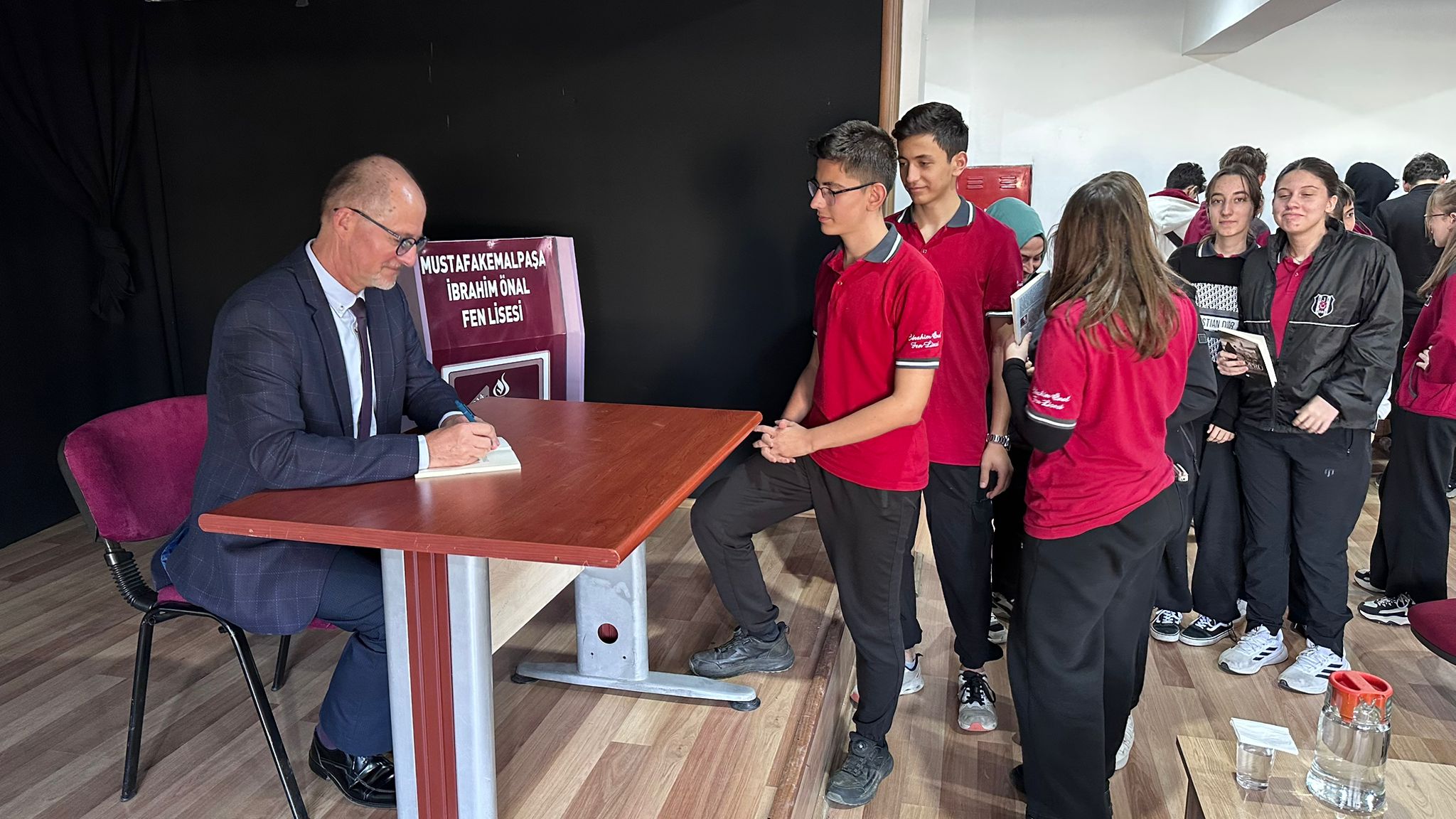 Whatsapp Image 2025 11 28 At 19.10.00 (1)