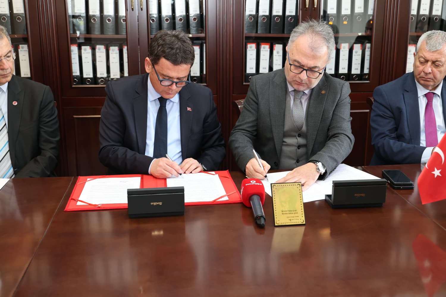 69245E2E977D4611593896