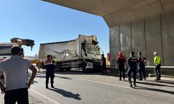Mustafakemalpaşa Yolunda Feci Kaza: Kamyon Sürücüsü Hayatını Kaybetti