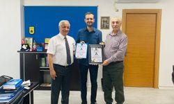 Küresel Başarı: Mustafakemalpaşalı Akademisyene Çifte Onur
