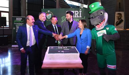 Osmangazi’den Bursaspor’un 15. Yıl Şampiyonluk Coşkusuna Görkemli Kutlama