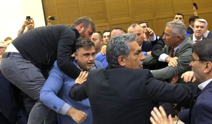 Bursa Büyükşehir Meclisi'nde Gerginlik