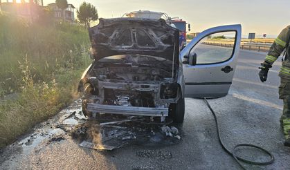 Susurluk İstikametinde Seyir Halindeki Araç Alev Aldı