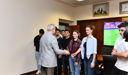 Başkan Erdem: “Gençlerimizin Yanında Olmaya Devam Edeceğiz”