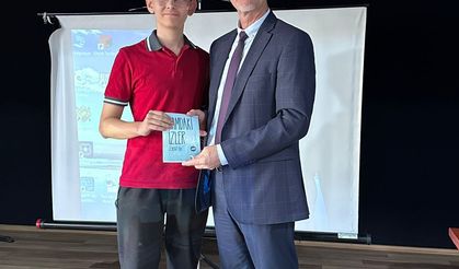 İbrahim Önal Fen Lisesinde “Bilim ve Edebiyat” Söyleşisi