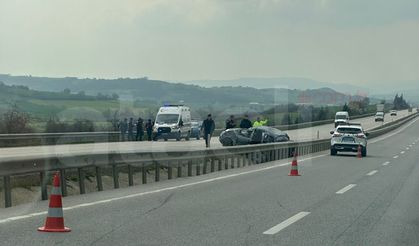 Kosova Rampasında Kaza: Otomobil Refüje Devrildi