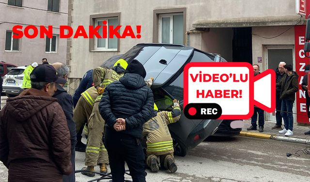 Bandırma'da ilginç kaza: Araç yan yattı, sürücü mahsur kaldı