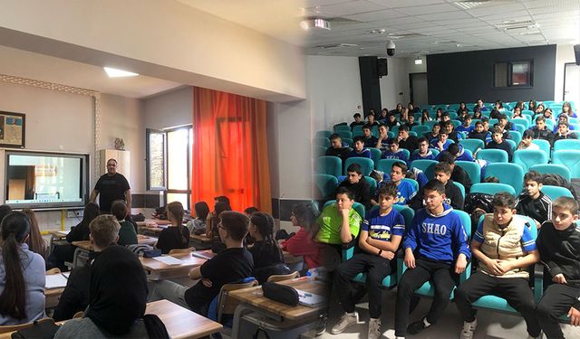 Geleceğin Meslekleri Ortaokul Sıralarında Tanıtıldı