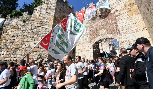 Uluslararası Osmangazi Tarihi Kent Koşusu Coşkusu Yaşandı