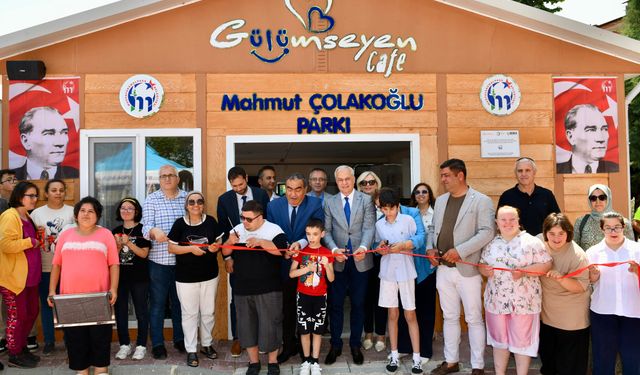 Mahmut Çolakoğlu Parkı’nda “Gülümseyen Kafe” Hizmete Girdi