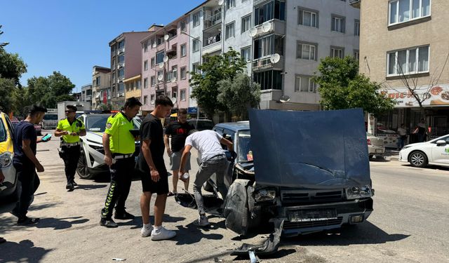 Ozan Optik Önünde Trafik Kazası