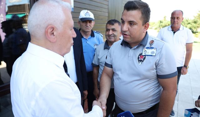 Kahraman güvenlik görevlisine Başkan Bozbey’den tebrik