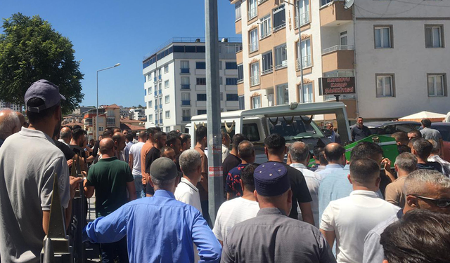 Minik Ali Eymen’i Bilecik Gözyaşlarıyla Uğurladı