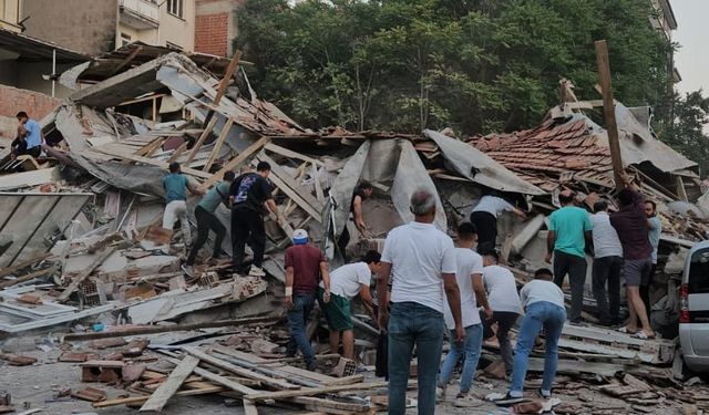 Sındırgı Depreminde Arama Kurtarma Sürüyor!
