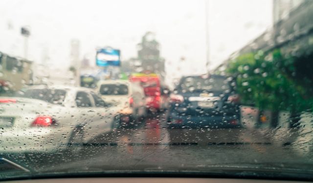 Meteoroloji Uyardı: Perşembe Dolu Gibi Yağmur Var!
