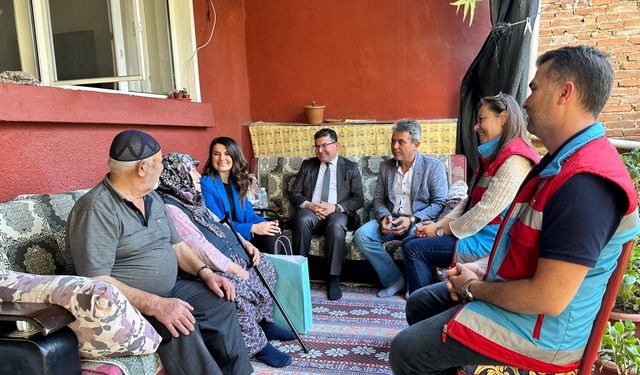 1 Ekim Dünya Yaşlılar Günü’nde Anlamlı Ziyaret