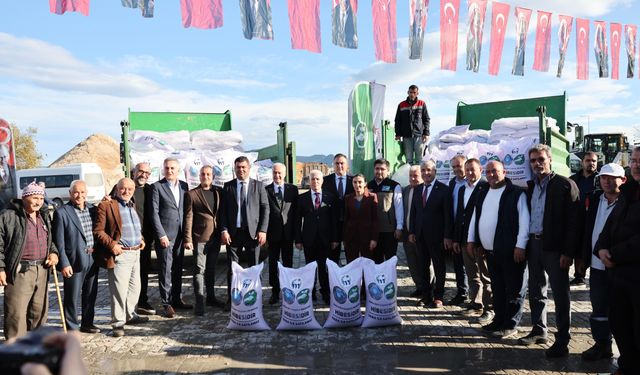 179 Çiftçiye Yüzde 100 Hibeli Buğday Tohumu Dağıtıldı