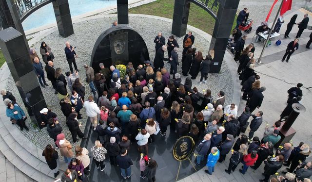 Nilüfer, Ata’sını Cumhuriyet Meydanı’nda andı