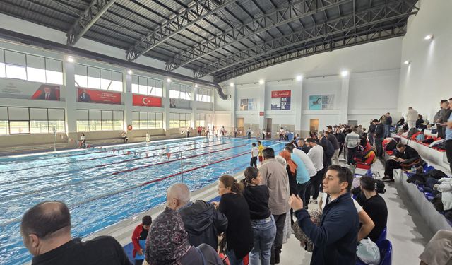 2025-2026 Bursa Yüzme Sezonu Mustafakemalpaşa’da Açıldı
