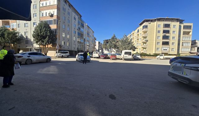 Vatandaş Uyarıyor, Kazalar Yaşanıyor: O Kavşakta Hâlâ Önlem Yok