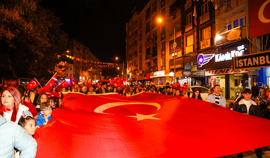 29 Ekim Cumhuriyet Bayramı Fener Alayı