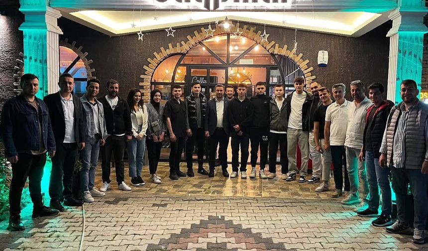 Geleceğin Sporu İçin Omuz Omuza: AK Gençlik ve e-Sporcular Bir Arada