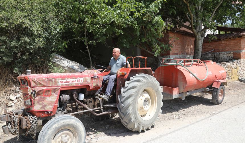 Bozbey’den Patlak Lastikle Su Taşıyan Çiftçiye Teşekkür