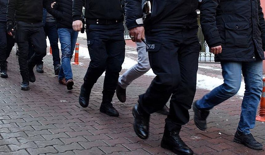 64 İlde FETÖ Operasyonu: 306 Şüpheli Gözaltında, Hakmar ve Tatbak’a Kayyum Atandı