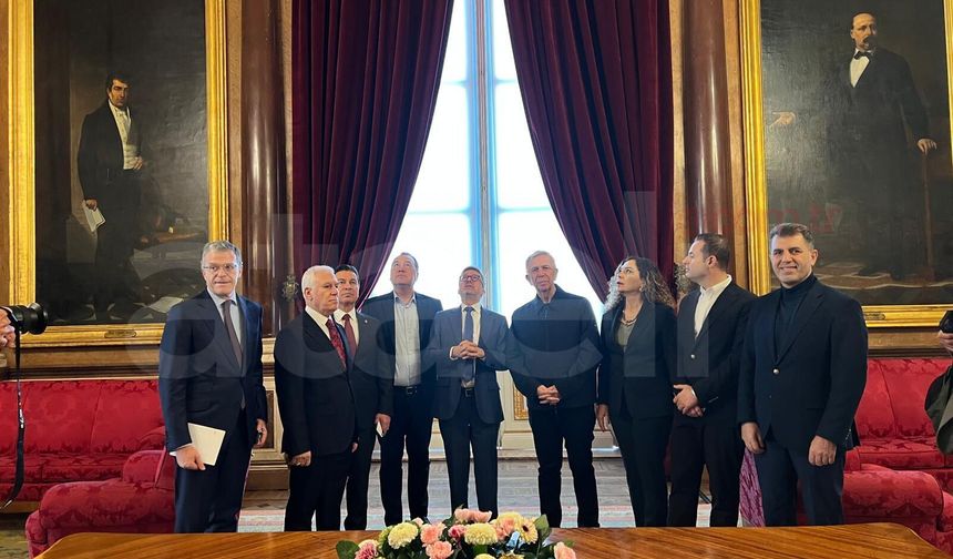 Bozbey, Tarihi Kentler Birliği Heyetiyle Avrupa’daki Tarihi Kentleri İnceledi