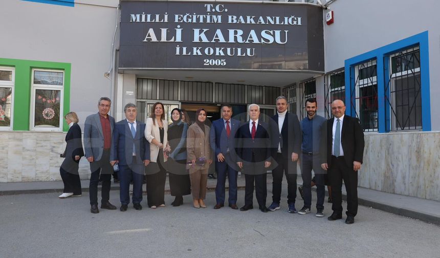 Seçim Vaadi Gerçek Oldu: Sınıf Başkanı Seçilen Öğrenci, Başkan Bozbey’i Okula Getirdi